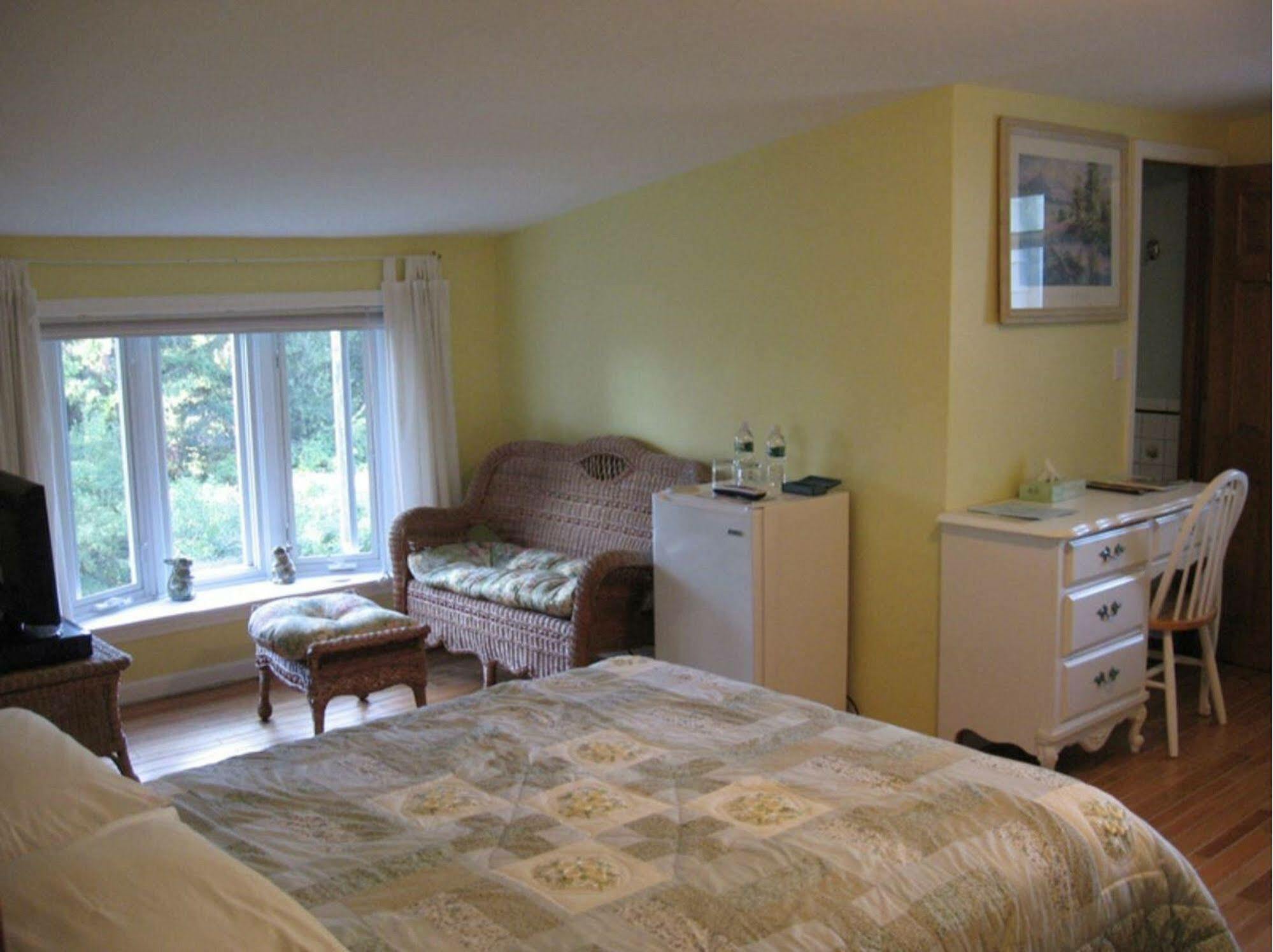 Mariaville Lake B & B Pattersonville 外观 照片