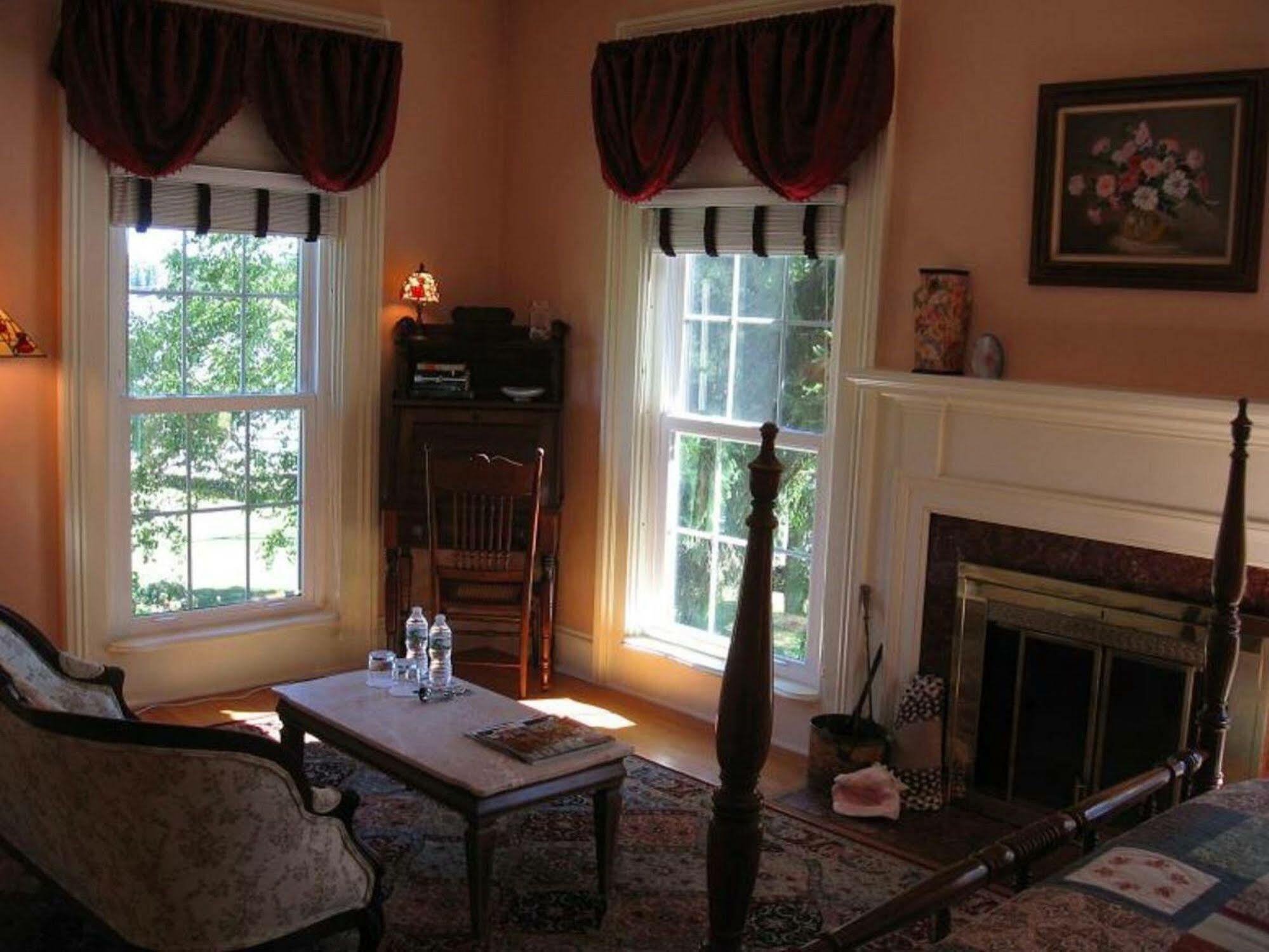 Mariaville Lake B & B Pattersonville 外观 照片
