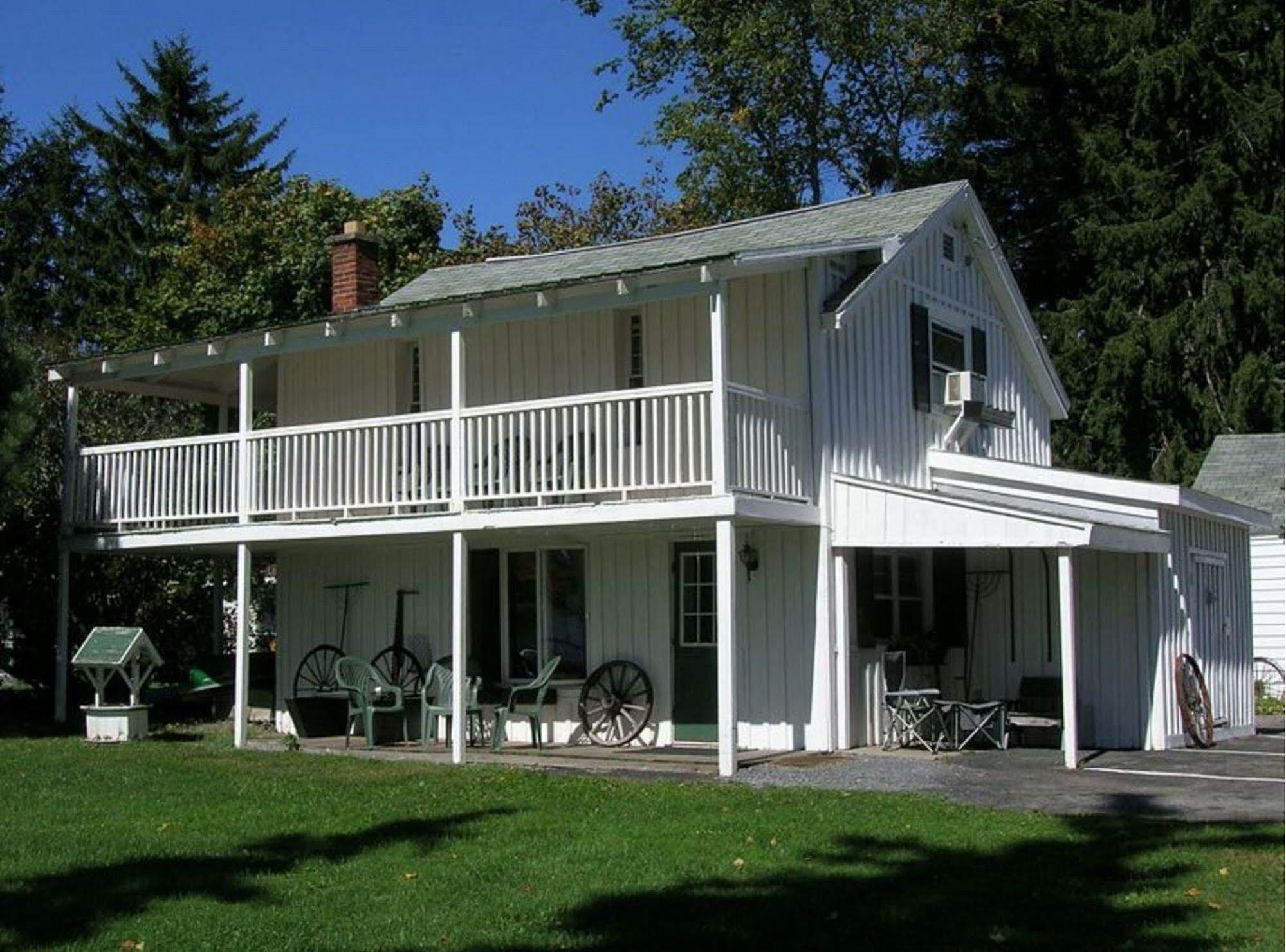 Mariaville Lake B & B Pattersonville 外观 照片