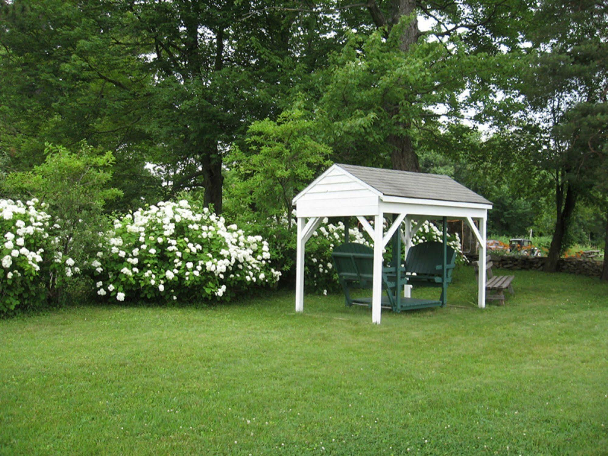 Mariaville Lake B & B Pattersonville 外观 照片